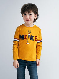 Camiseta m/comp. aplicações Trigo      (Amarelo Ocre)  para Menino - Mayoral