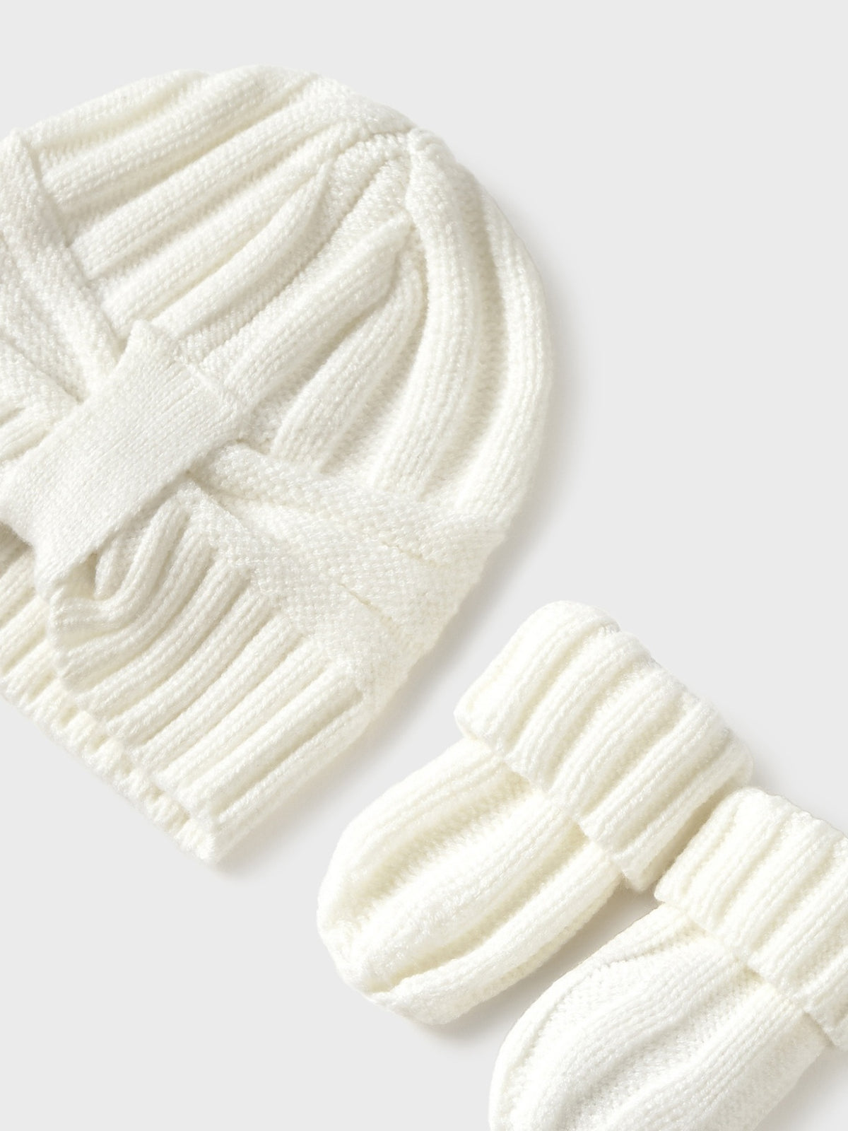 Conj.gorro e luvas Crú (Creme / Pérola)  para Bebé Menina - Mayoral