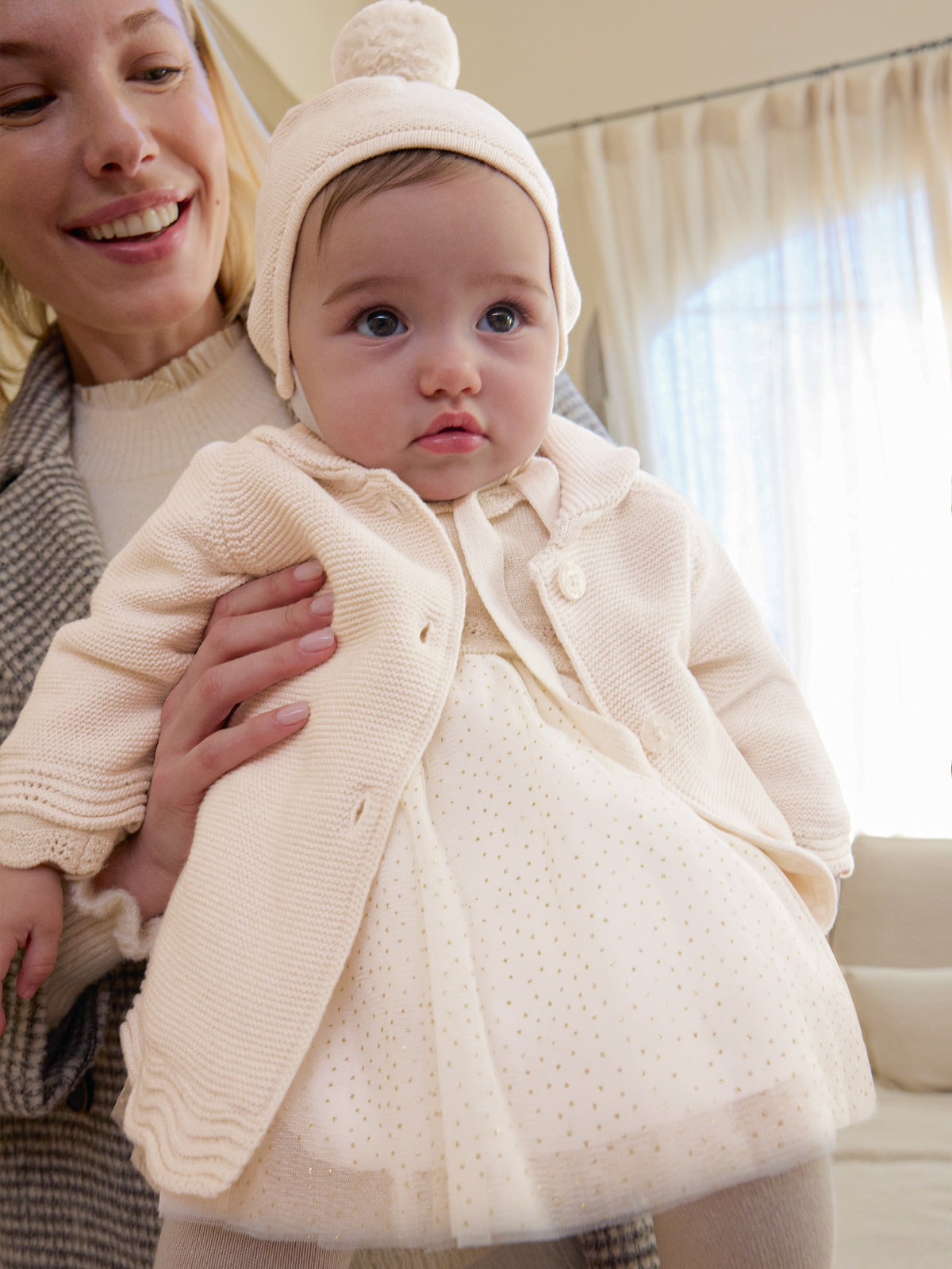 Casaco tricô com gorro Cerámica (Creme / Pérola)  para Bebé Menina - Mayoral