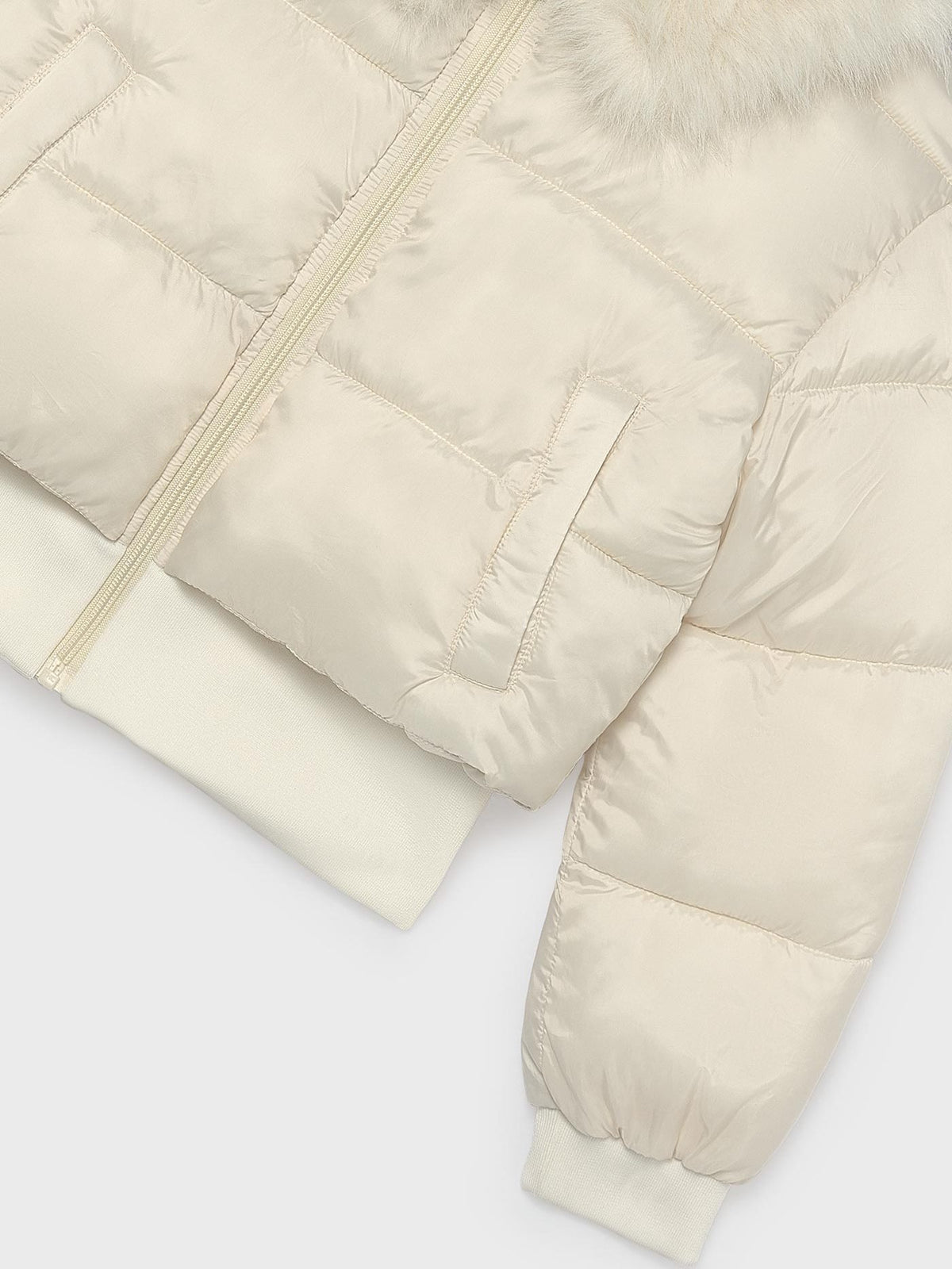 Blusão curto gola pelo Crú (Creme / Pérola)  para Menina - Mayoral