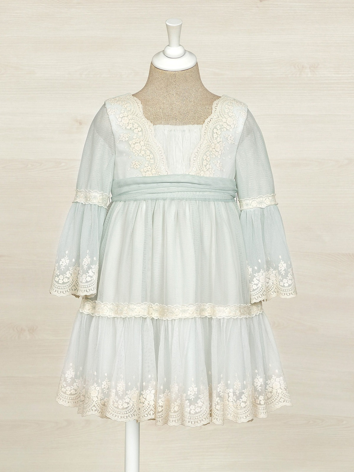 Vestido tule bordado Crú-anís (Creme / Pérola)  para Menina - Abel & Lula