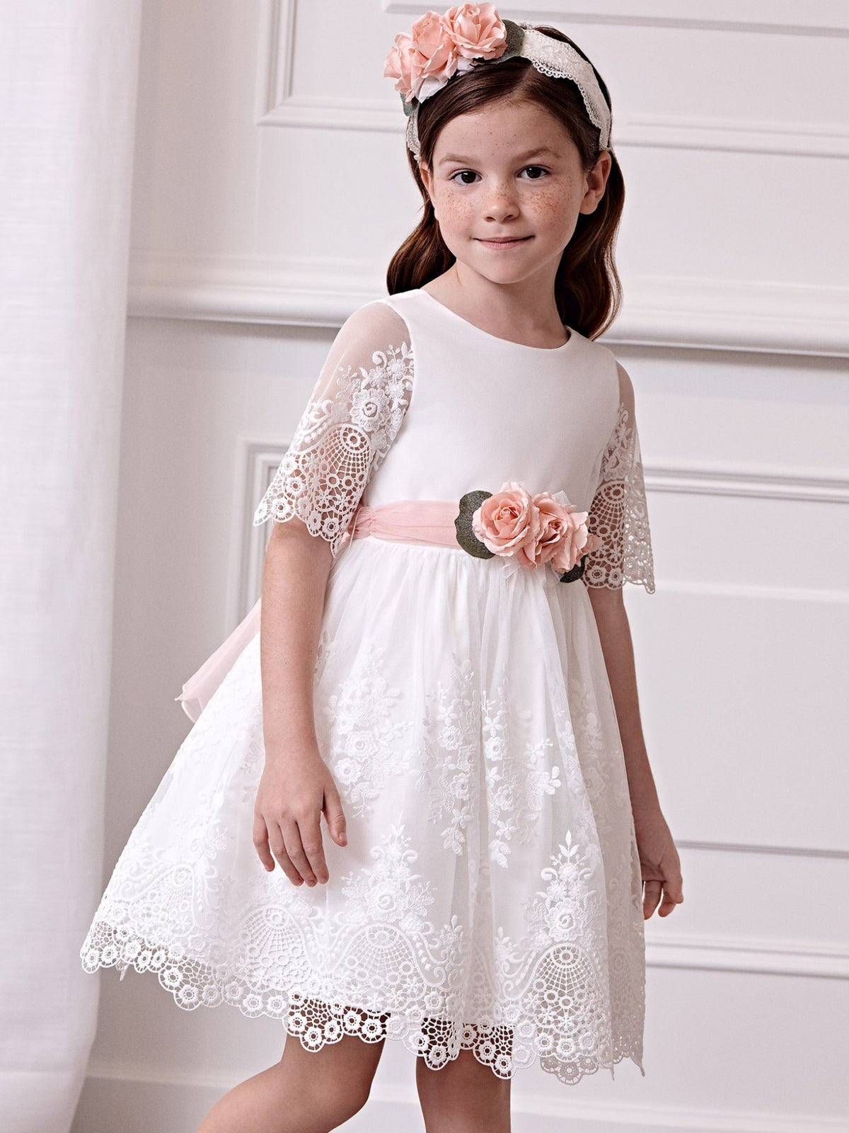 Vestido tule bordado guipur Nata (Creme / Pérola)  para Menina - Abel & Lula